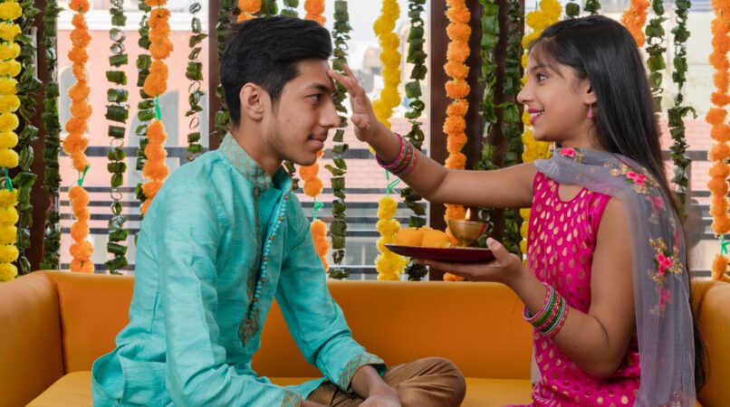 Indiaas gezin met broer met beperking l